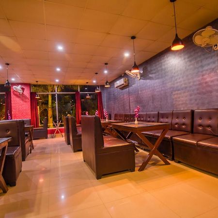 Hotel Sukhdeo Palace Gaya Ngoại thất bức ảnh