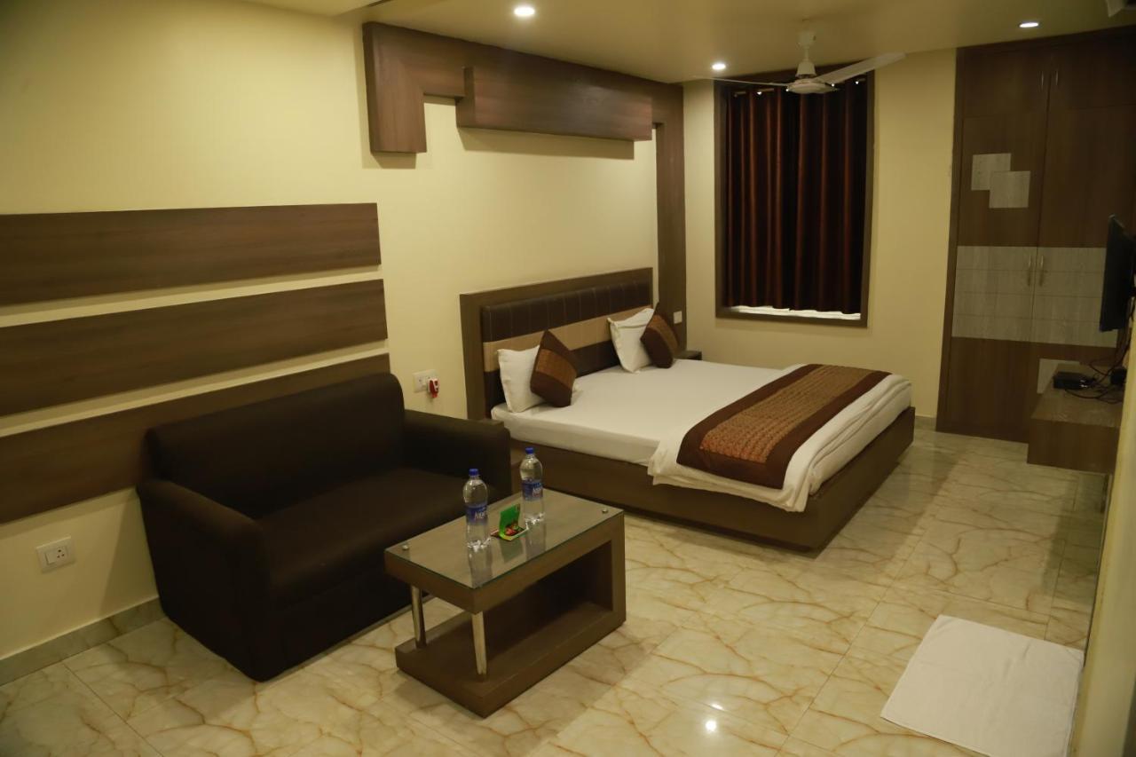 Hotel Sukhdeo Palace Gaya Ngoại thất bức ảnh