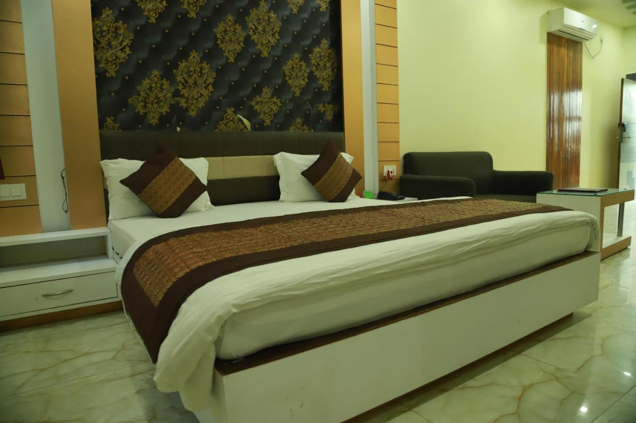Hotel Sukhdeo Palace Gaya Ngoại thất bức ảnh