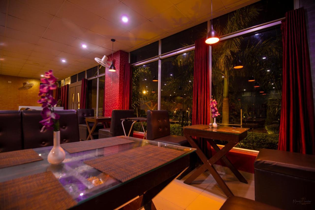 Hotel Sukhdeo Palace Gaya Ngoại thất bức ảnh