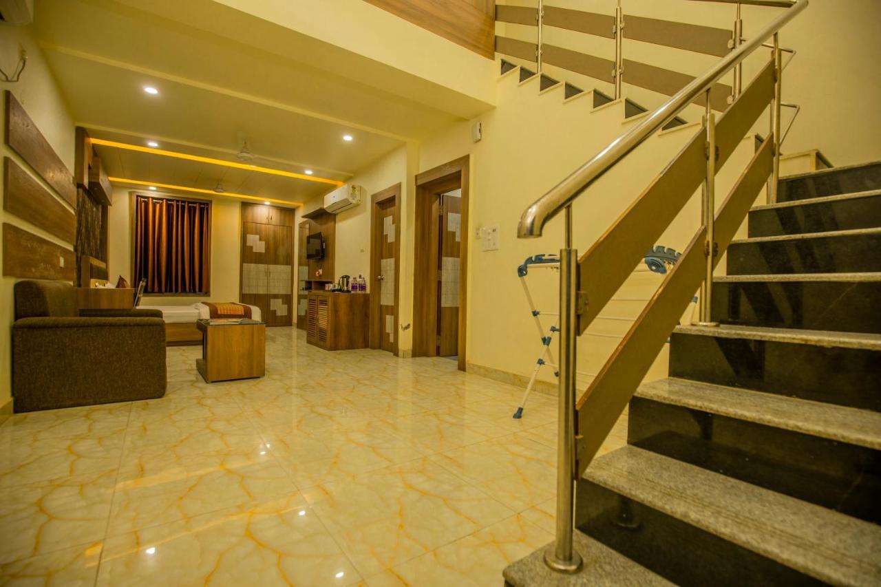 Hotel Sukhdeo Palace Gaya Ngoại thất bức ảnh